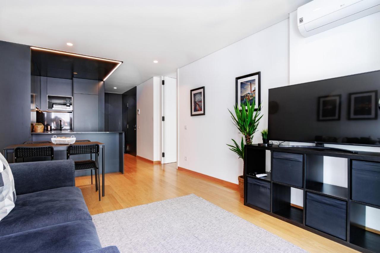 New Camoes Deluxe Apartment With Ac And Free Parking Porto Exterior photo